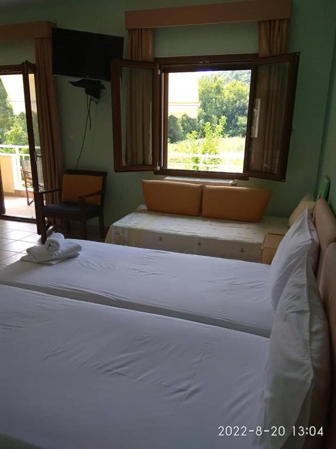 Roula Rooms Stratonion Exteriör bild